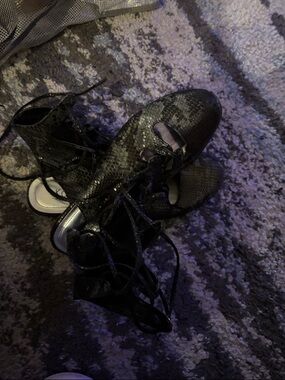 Black Lace-Up Snake-Texture Heeled Sandals